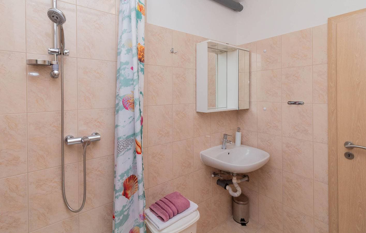 Foto 10 von 19: Gemütliches Apartment in Novigrad: In der Nähe der Küste und des Stadtzentrums mit kostenlosen Parkplätzen