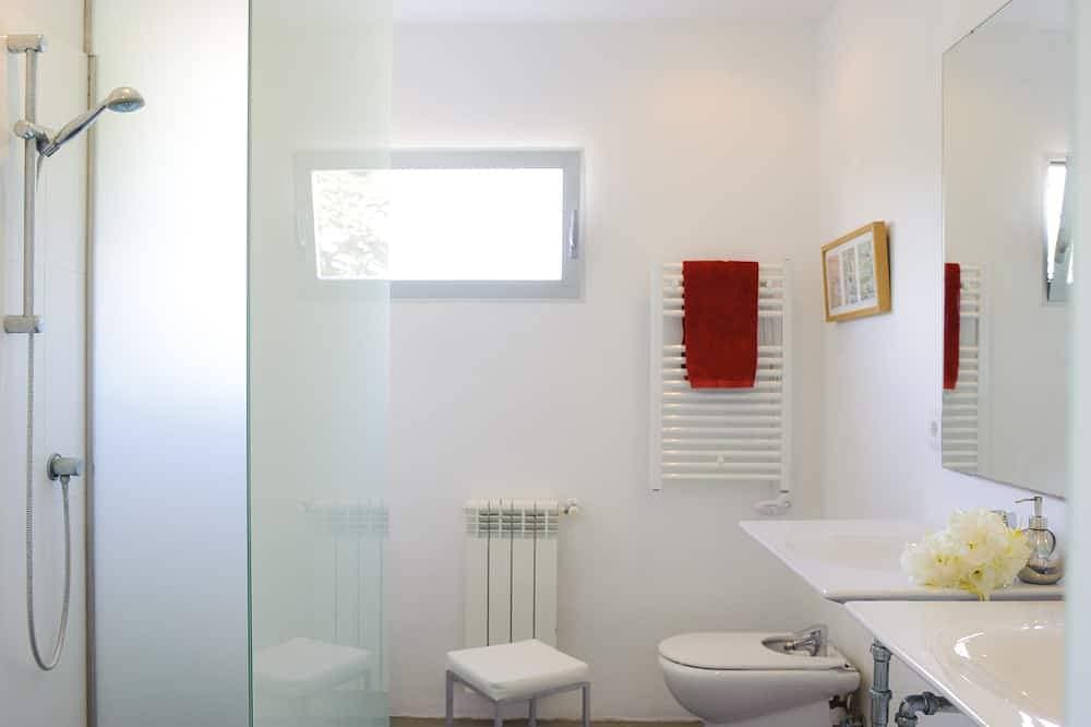 Foto 8 von 24: Modernes Ferienhaus mit Meerblick und in Strandnähe, Pool