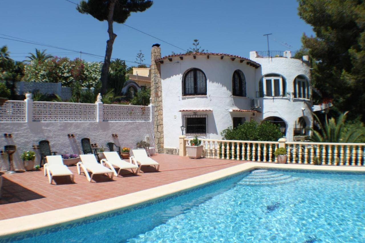 El Cisne - holiday home with private swimming pool in Benissa 1