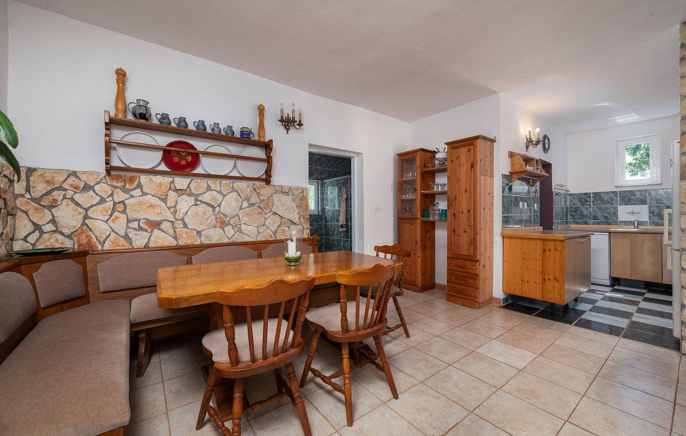 Foto 5 von 36: Gemütliche 2-Zimmer-Wohnung mit WLAN, Terrasse und Parkplatz in der Nähe der Konoba KACANA