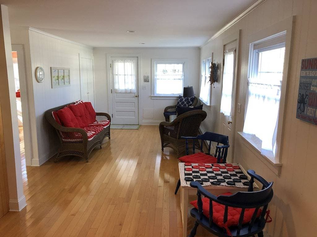 Foto 13 von 31: Quaint airy open concept 4 bedroom