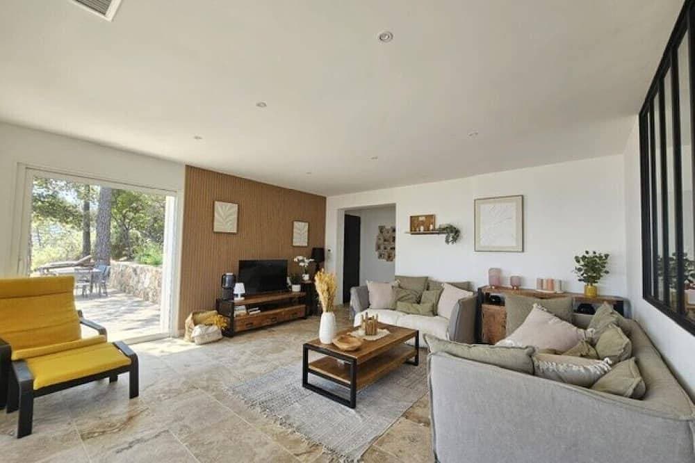 Foto 4 von 20: Exceptional Villa - Waterfront Near Porto Vecchio