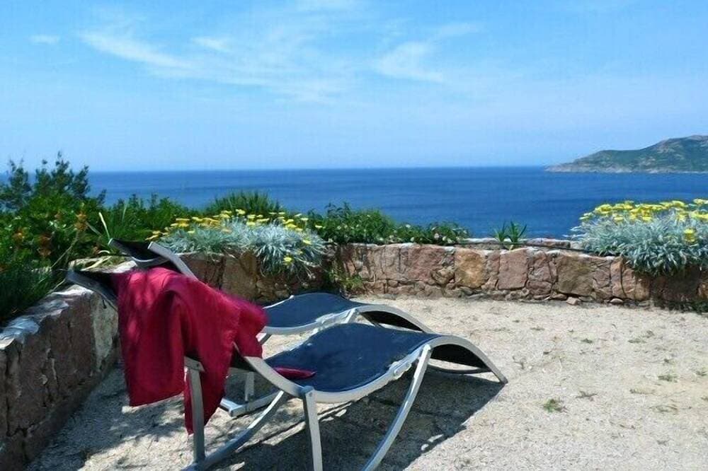 Wohnung in einem ruhigen Ort mit Blick auf das Meer und die Berge 1