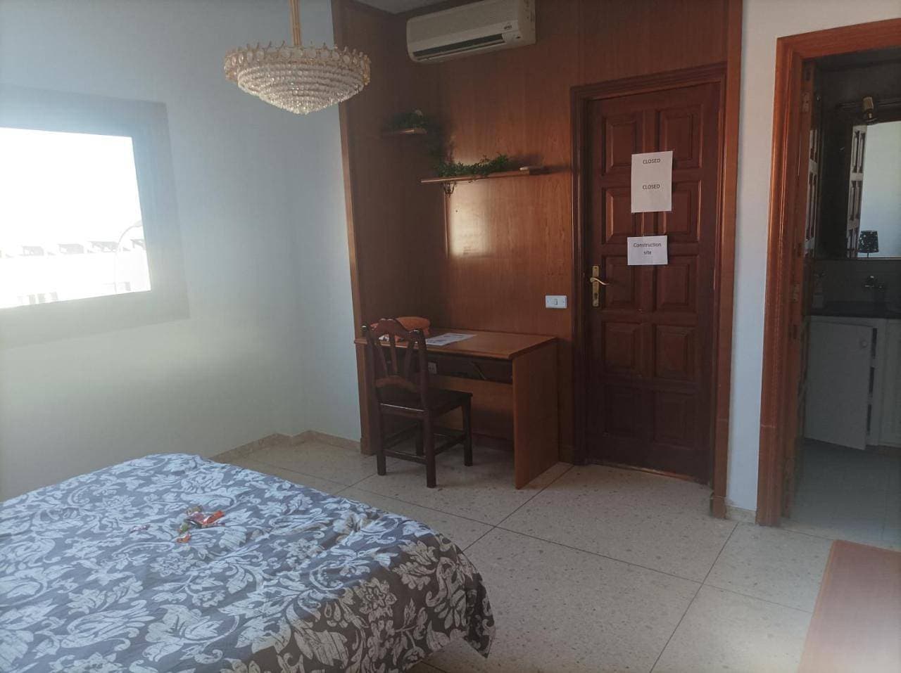 Foto 7 von 15: Double Room with Private Bathroom