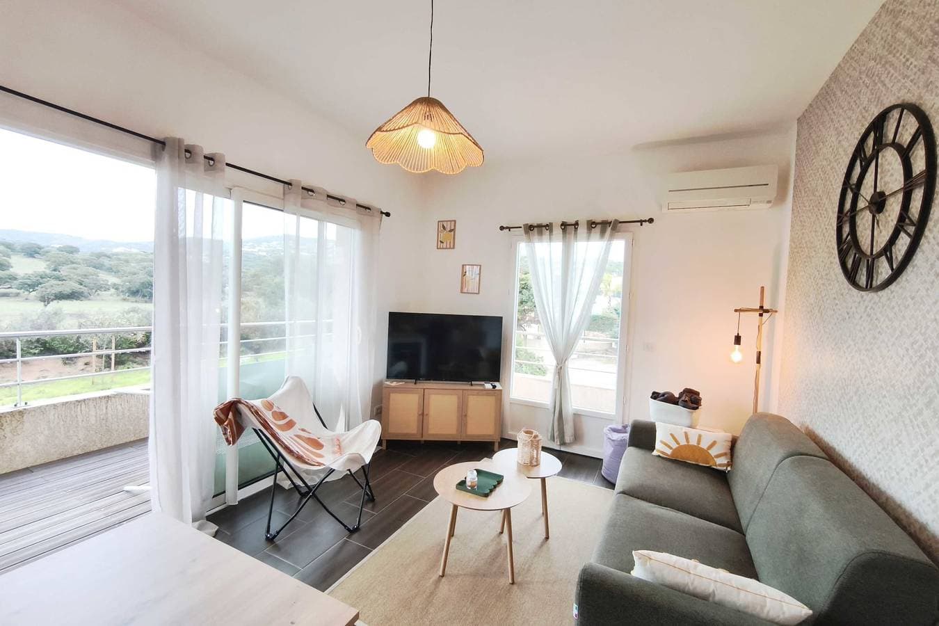 Foto 1 von 13: Ferienwohnung für 4 Personen mit Terrasse