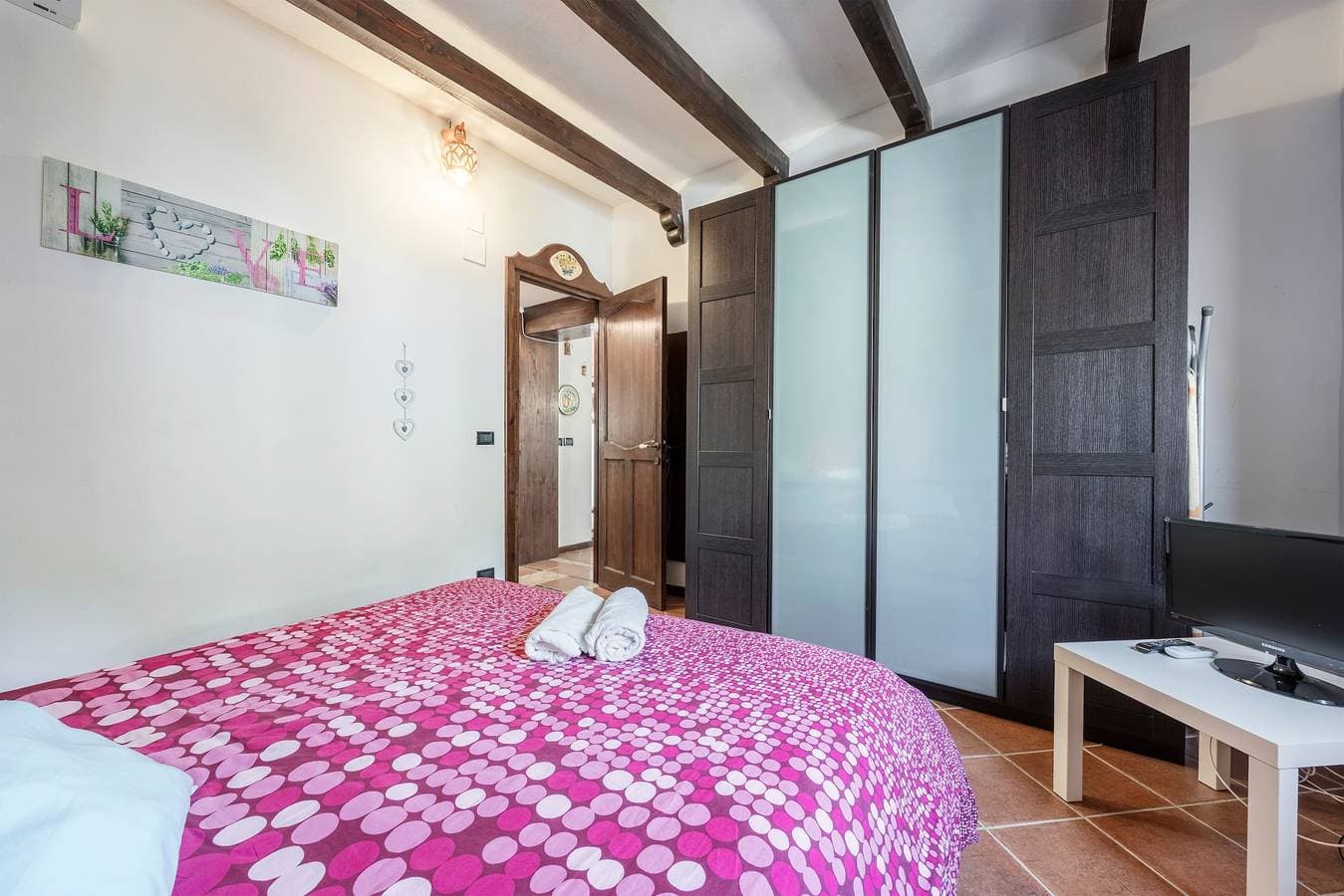 Foto 8 von 26: Villa 'Ellie' mit privatem Garten, Wi-Fi und Klimaanlage