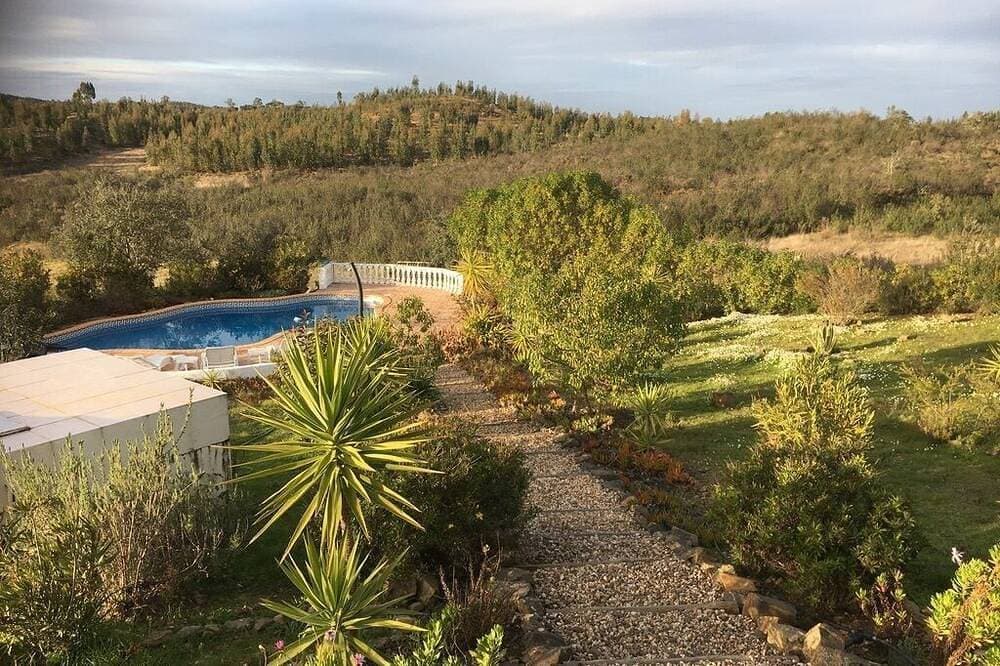 Foto 13 von 30: Ein besonderes Cottage mit eigenem Pool, herrlichem Grundstück, herrlicher Aussicht.
