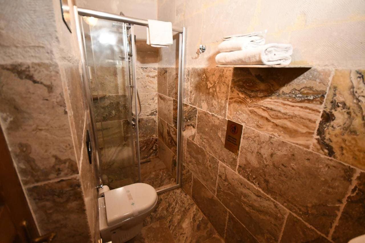 Foto 13 von 17: Deluxe Double Room with Shower