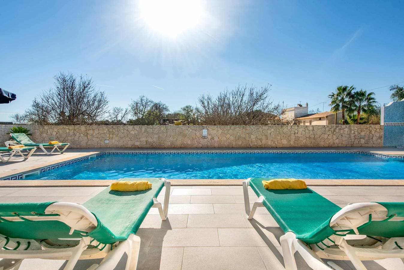 Foto 10 von 37: Villa für 8 Personen mit Terrasse