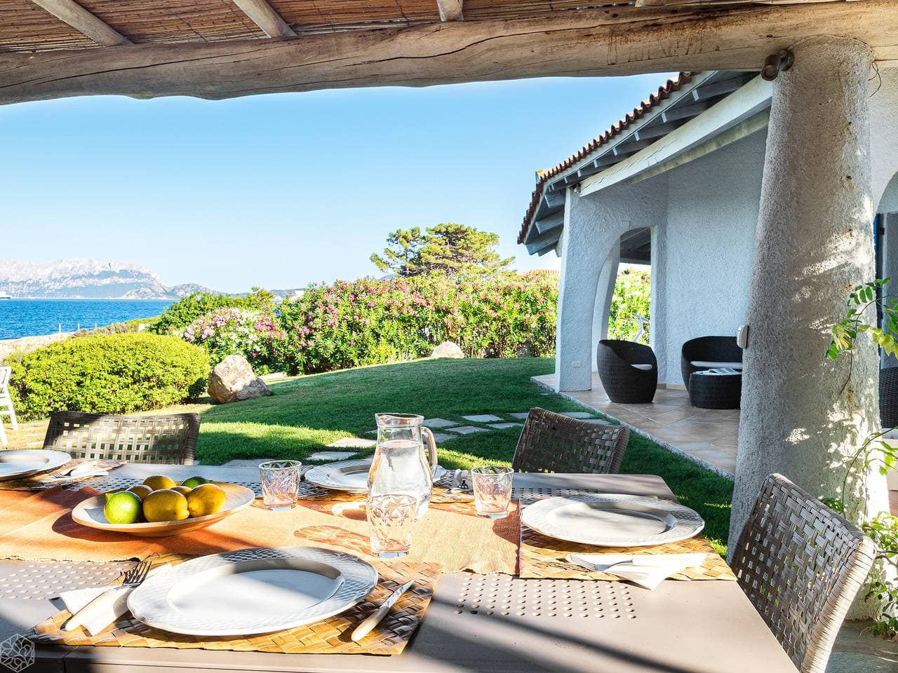 Villa Miriam - modernes pied dans l'eau, Pittulongu 1