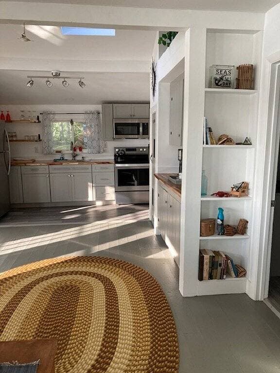 Foto 8 von 32: Waterfront, Updated Oceanfront Gem for 2, near Bowdoin College, Harpswell, and much more!