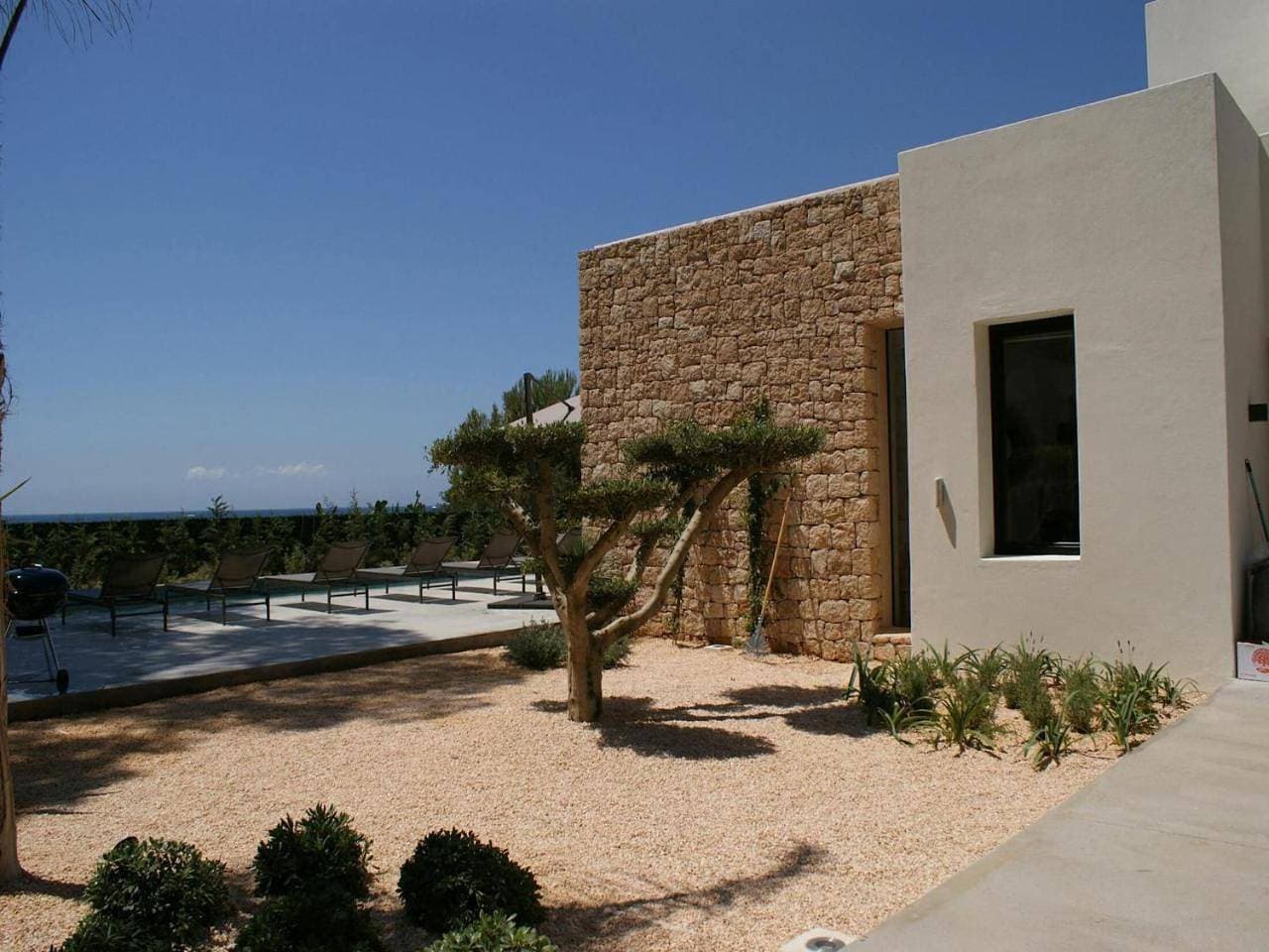 Foto 6 von 41: Four-Bedroom Holiday Home