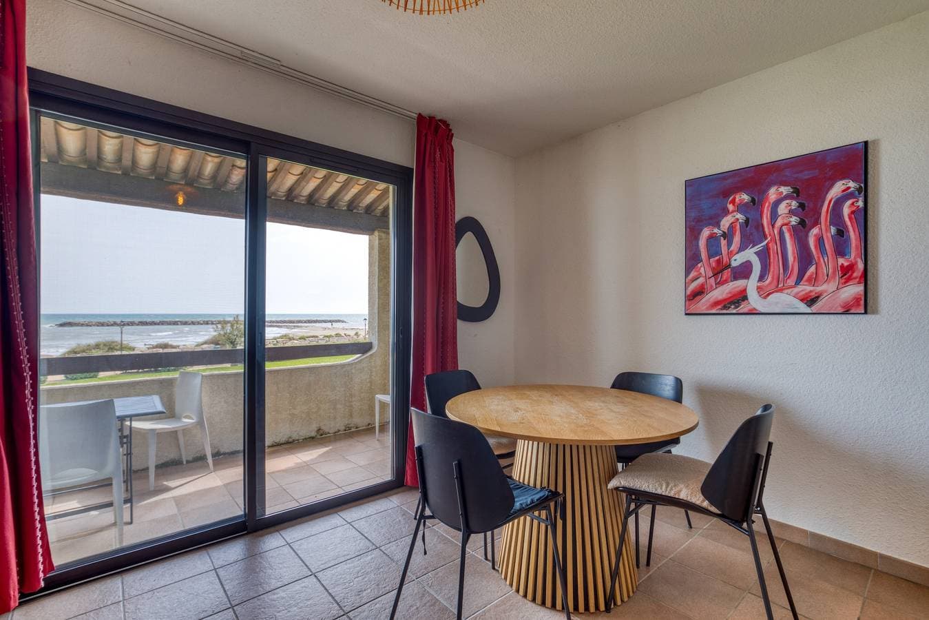 Foto 2 von 23: Meerblick-Apartment mit Parkplatz: Balkon, direkter Strandzugang, Thalasso-Angebote
