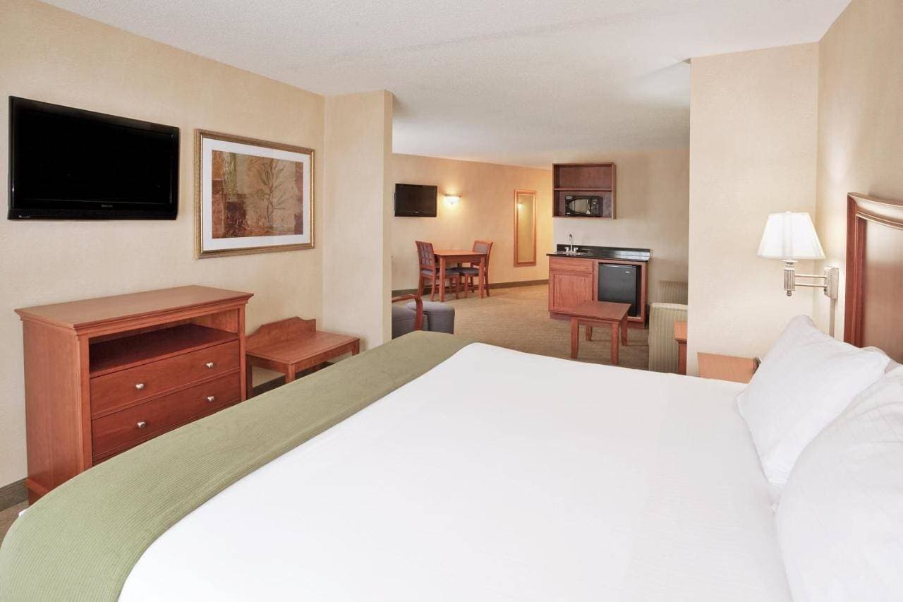 Foto 10 von 40: Holiday Inn Express Hotel & Suites Auburn Hills