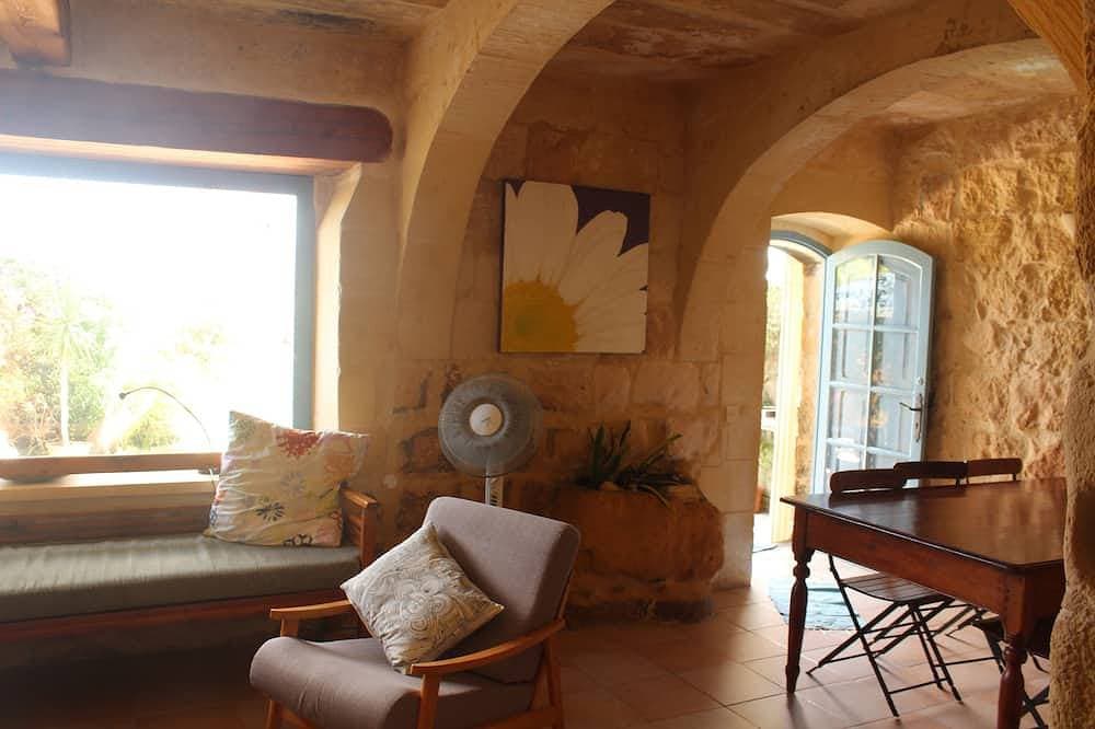 Foto 10 von 23: Bauernhaus mit privatem Swimmingpool, voller Charakter und Charme