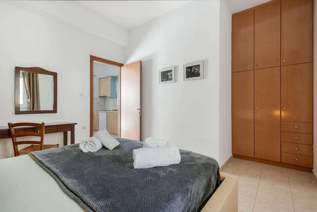 Foto 13 von 24: Ferienwohnung "One-Bedroom Kallithea" mit Meerblick, 2 Gemeinschaftsterrassen und WLAN