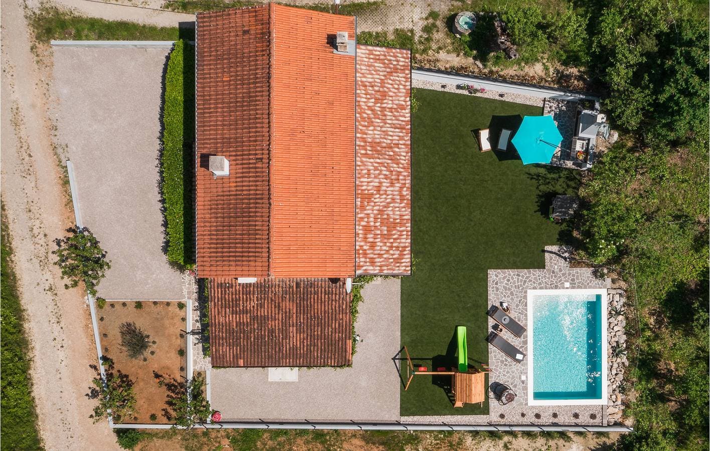 Foto 4 von 40: Charmante 2-Zimmer-Wohnung mit Terrasse, WLAN und Parkplatz in Roč