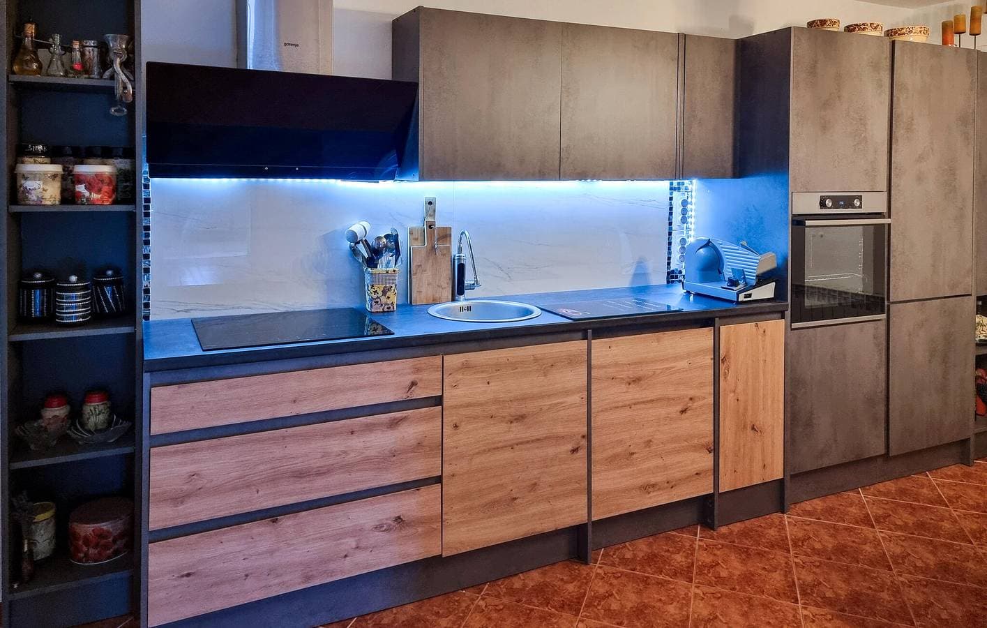 Foto 4 von 39: Charmante 70 m² große Wohnung mit Pool, WLAN und Parkplatz, nur wenige Schritte vom Zentrum von Jursici entfernt