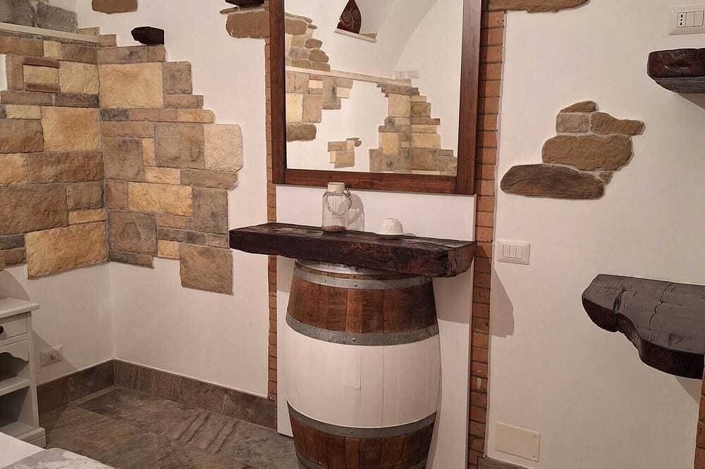 Foto 2 von 30: The Cellar of Sunrise & Sunset