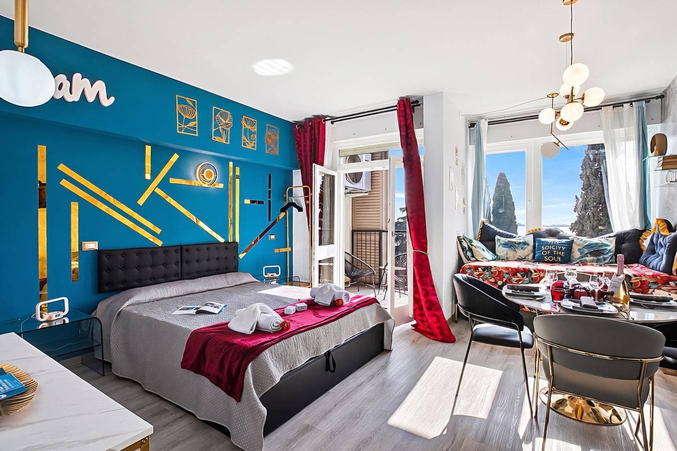 Foto 2 von 32: Luxury Apt 402 with Pool & Lake View