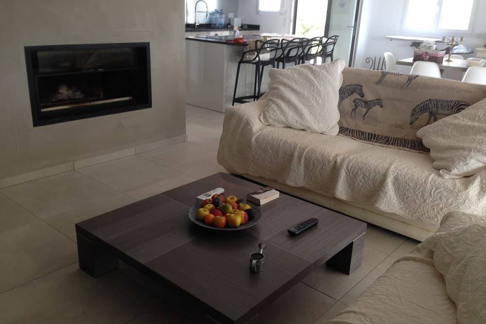 Foto 9 von 29: Neue Villa mit beheiztem Privatpool u. Panoramablick auf Meer u. Berge