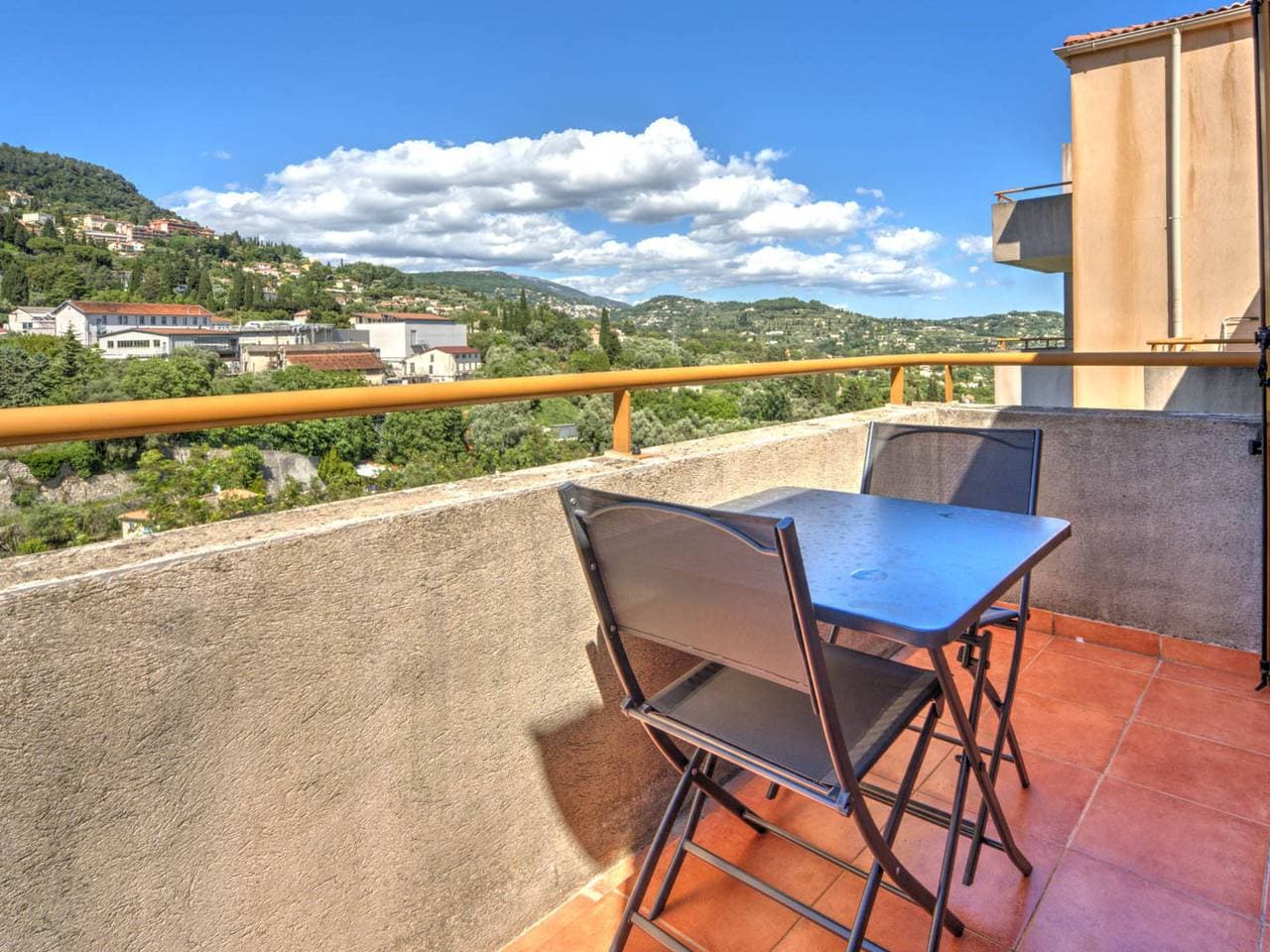 Reizende Ferienwohnung in Grasse mit Pool, Balkon und in der Nähe des Stadtzentrums 1