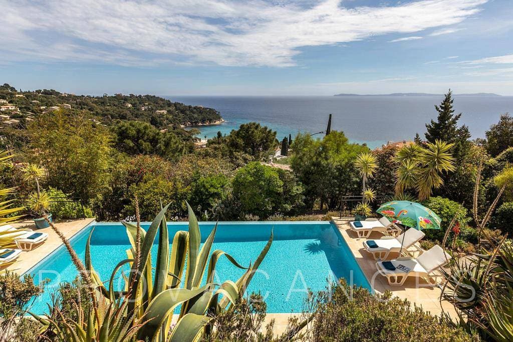 Villa mit Panoramablick auf das Mittelmeer in Rayol Canadel 1