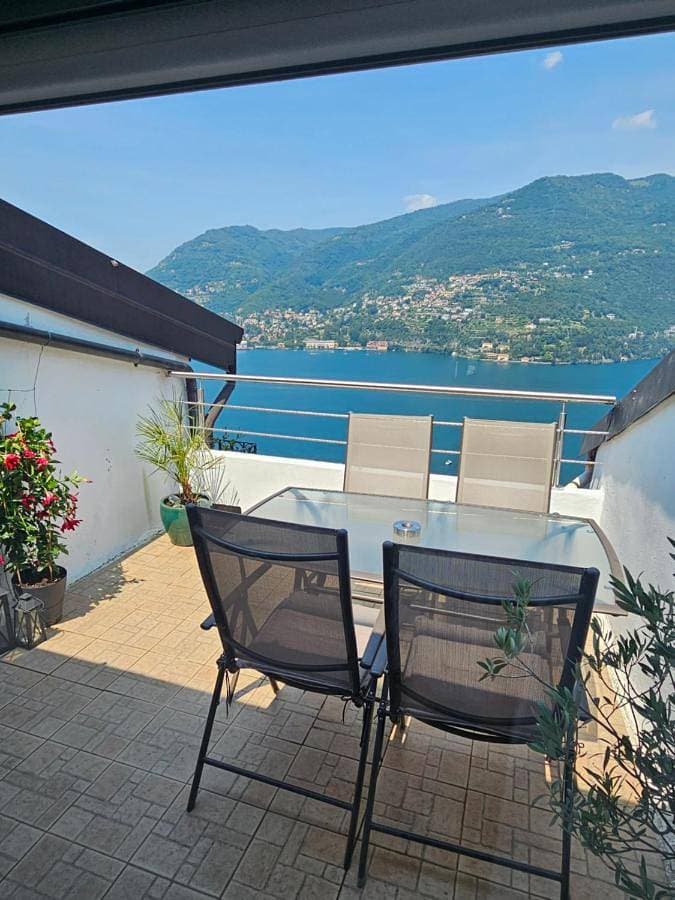 Foto 3 von 73: Apartment with Lake View