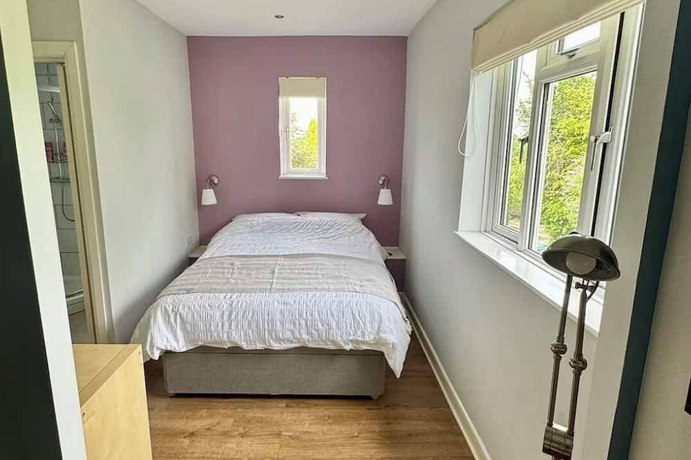 Foto 2 von 10: Charming village apartment in Surrey England
