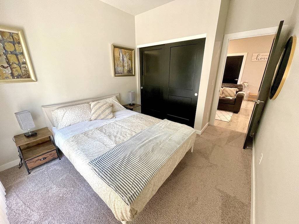 Foto 2 von 17: New Guest Suite 2br/1bth in Dt Vancouver - pet friendly