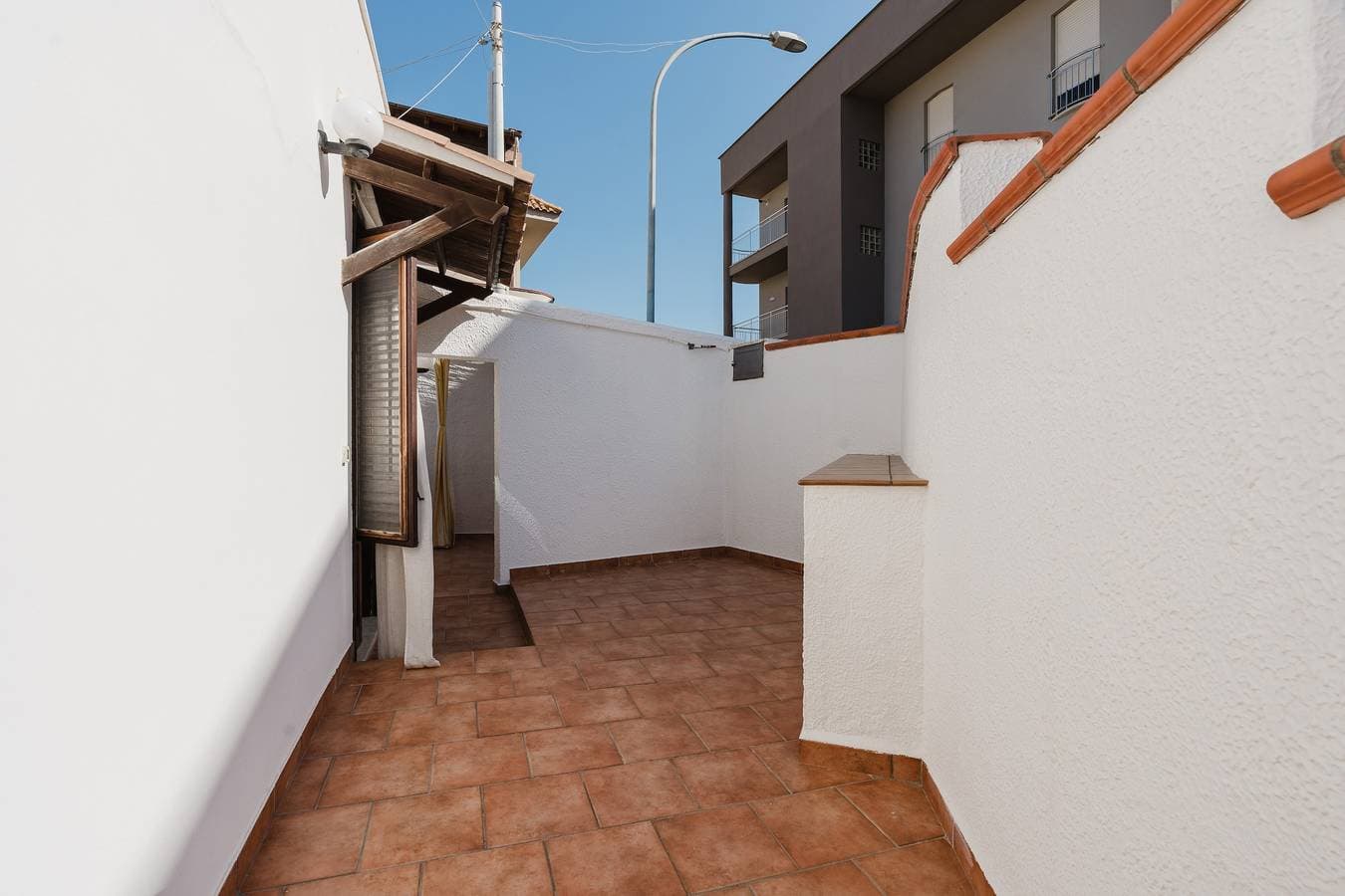 Foto 9 von 22: Ferienwohnung 'Sea Nest - Giardino E Spiaggia' mit Privatterrasse, Wi-Fi und Klimaanlage