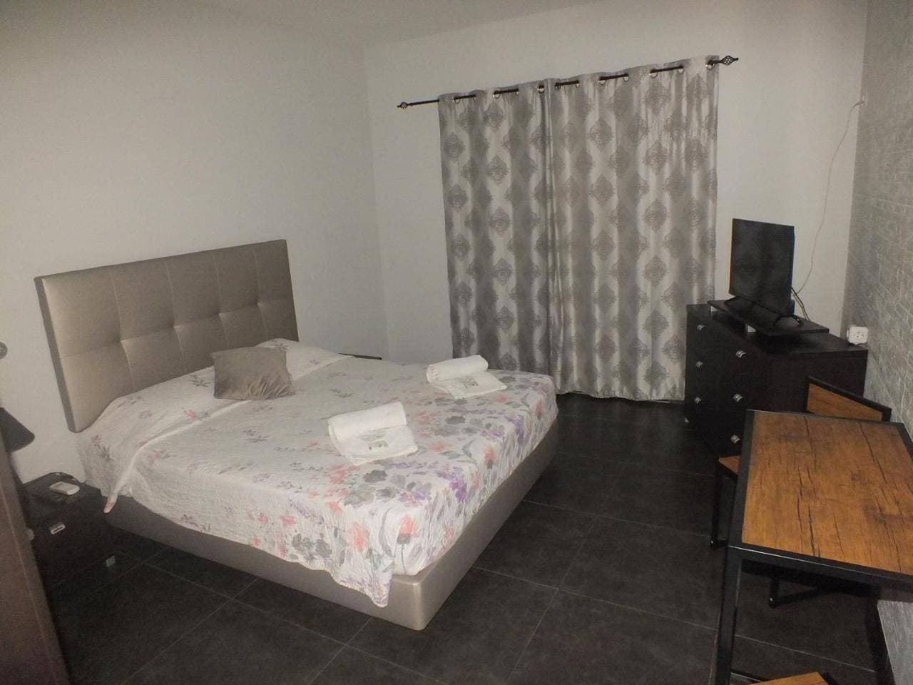 Foto 6 von 27: Double Room with Private External Bathroom