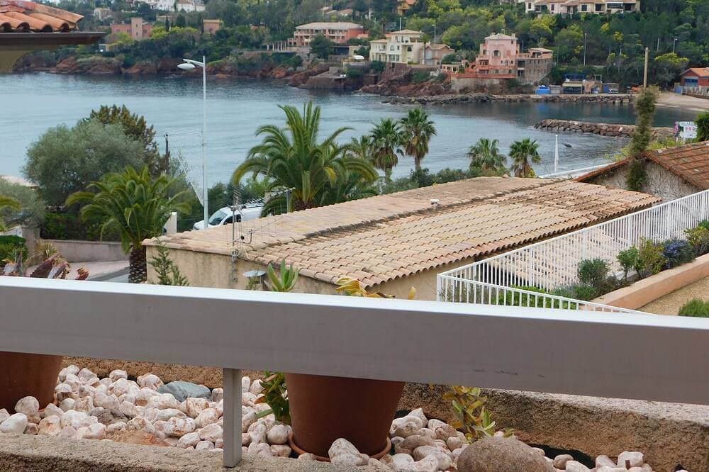 F9 Große helle Wohnung, 3 Zimmer, Strand 50m, Pool und Meerblick 1