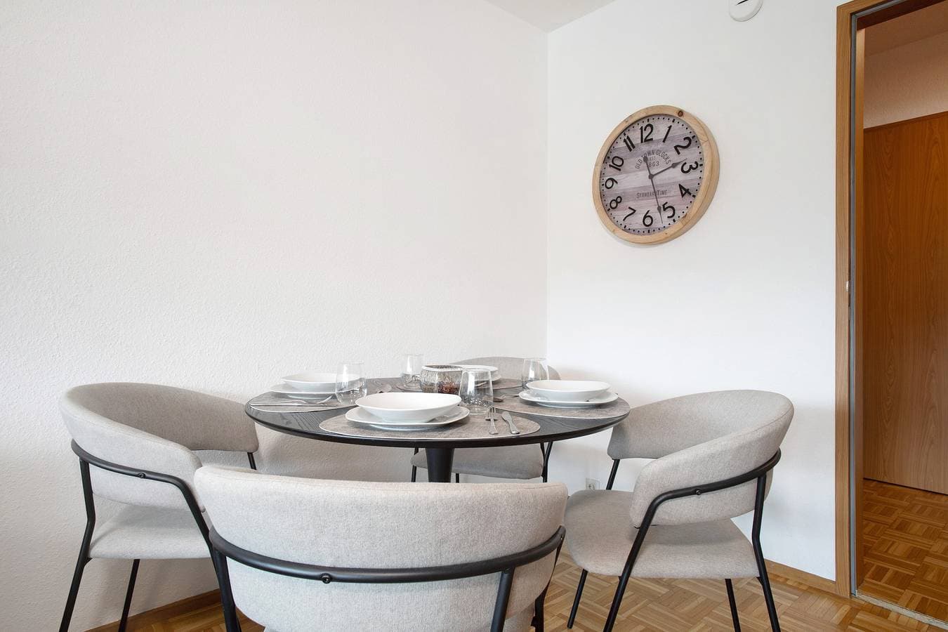 Foto 10 von 19: Ferienwohnung 'Am Bodensee' mit Bergblick, Gemeinschaftsgarten und WLAN