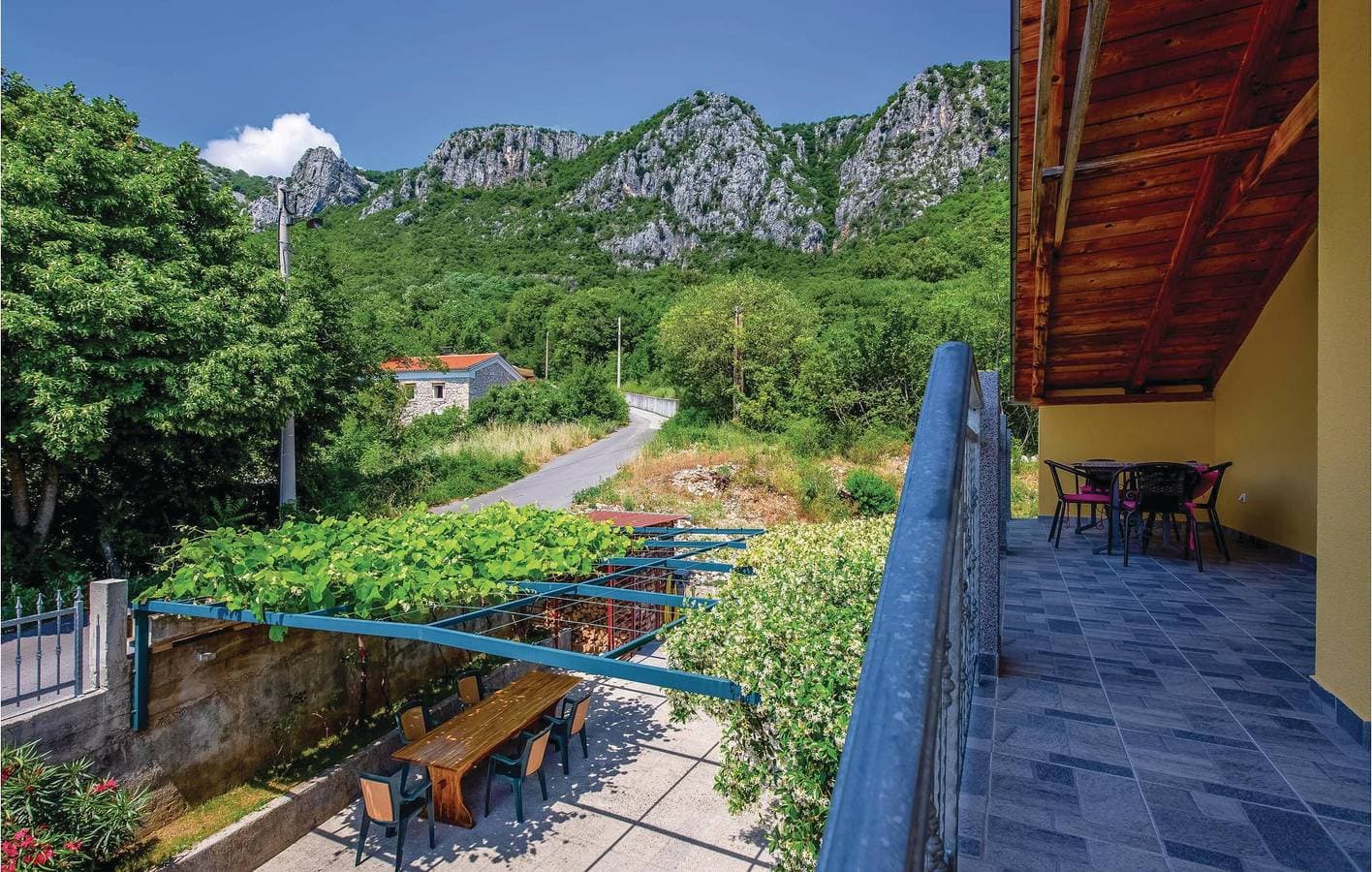 Foto 11 von 30: Gemütliche 2-Zimmer-Wohnung mit Terrasse und WLAN, 700 m vom Stadtzentrum von Bribir entfernt