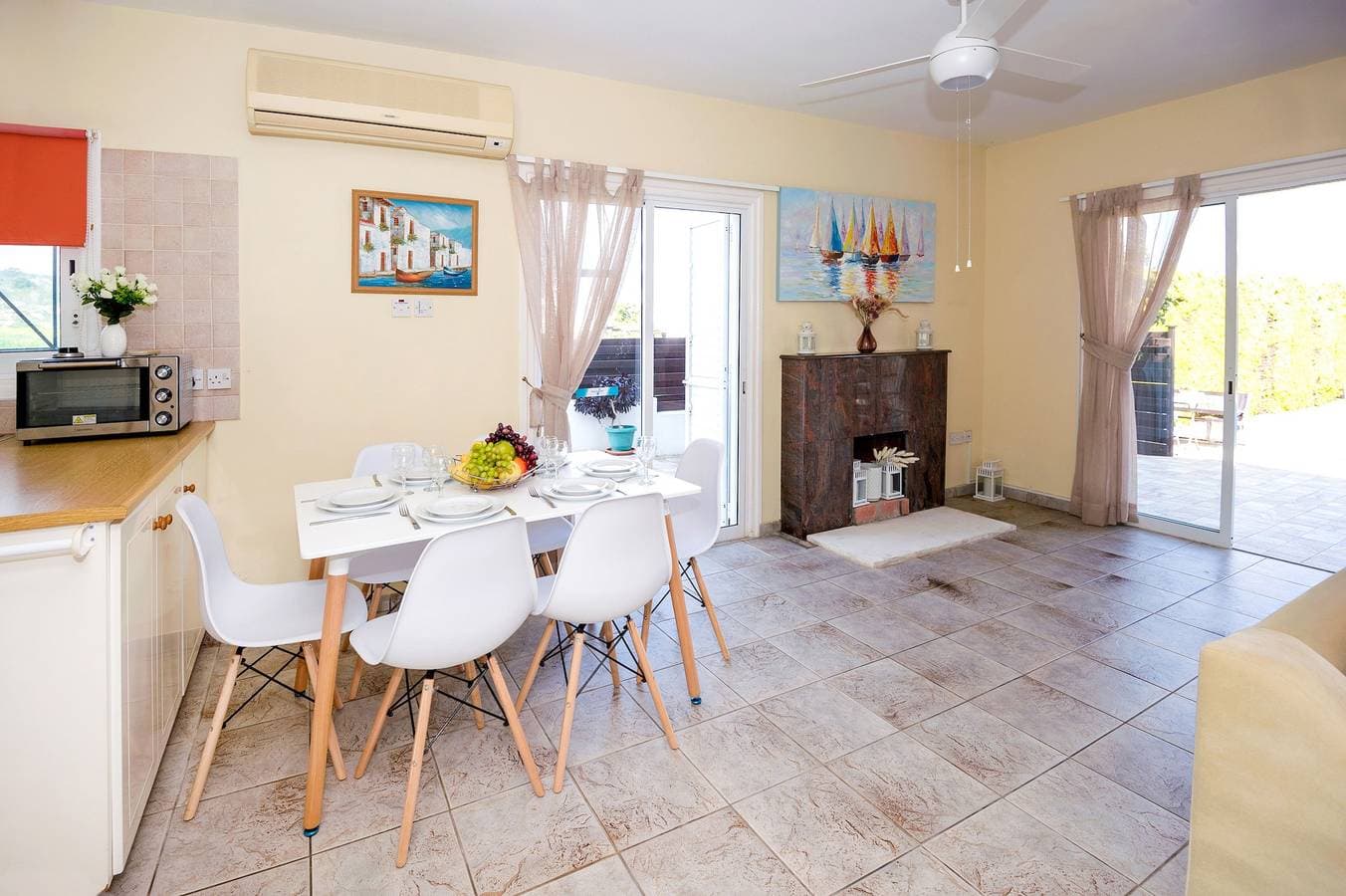 Foto 12 von 39: Villa für 6 Personen mit Balkon