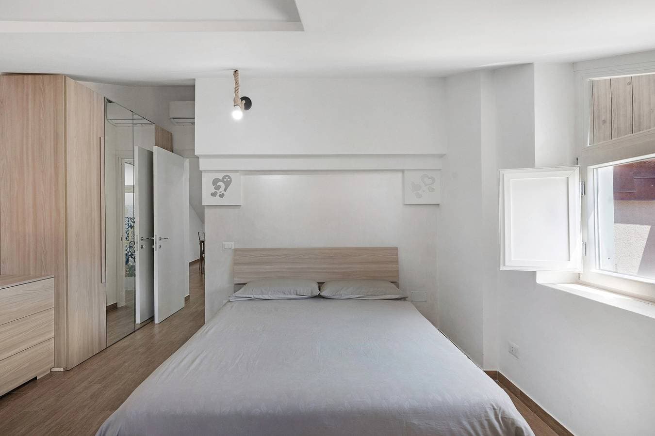 Foto 13 von 21: Ferienwohnung 'Alba' mit Bergblick, Wi-Fi und Klimaanlage
