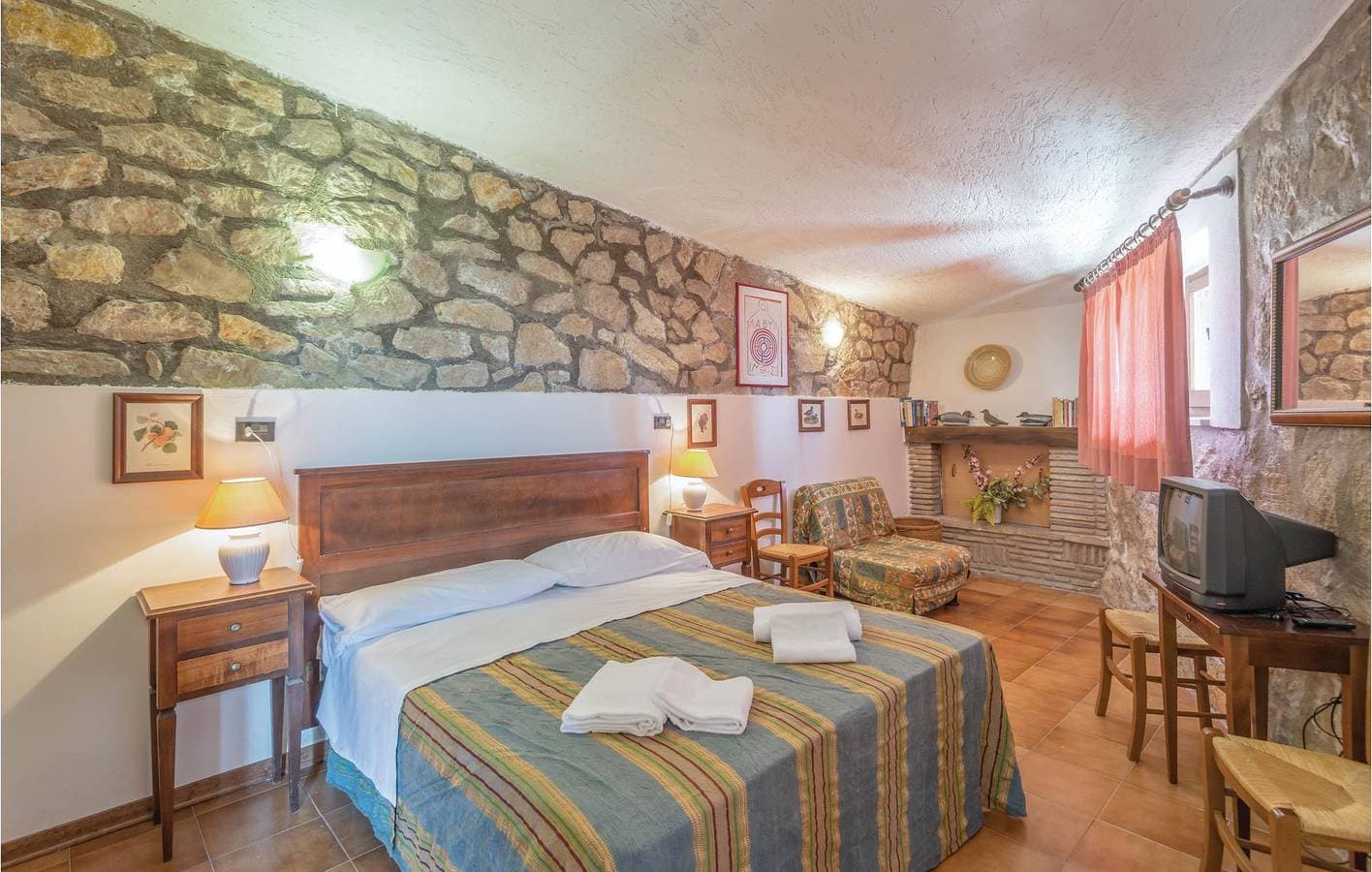 Foto 6 von 26: Gemütliche Wohnung in der Nähe von Laghetto di Marcarelli mit WiFi & Pool