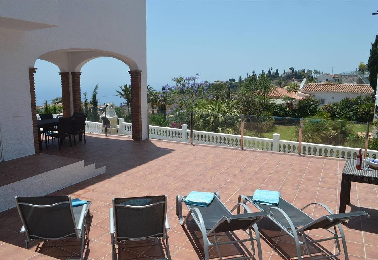 Foto 13 von 28: Villa 'Casa El Pescador' mit Blick auf das Meer und die Berge, Pool und Garten