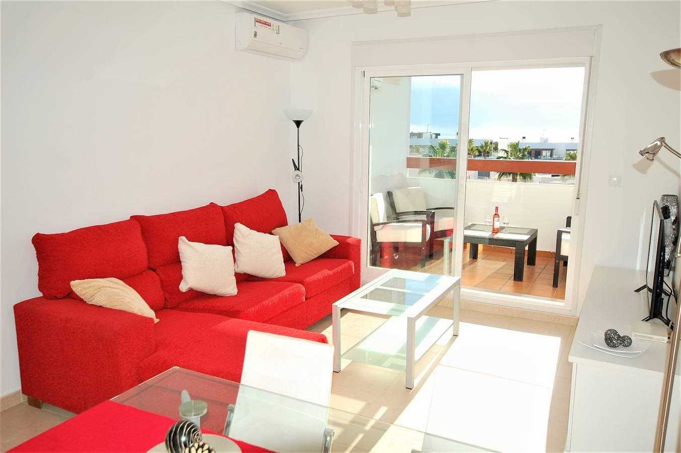 Foto 3 von 35: 'Sehr schöne Ferienwohnung mit Meerblick', Gemeinschaftspool und WLAN