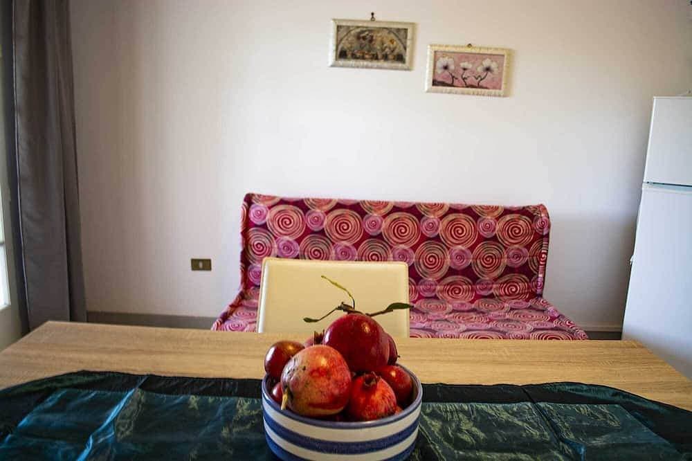 Foto 12 von 24: Hübsche Zwei-Zimmer-Wohnung mit möblierter Terrasse