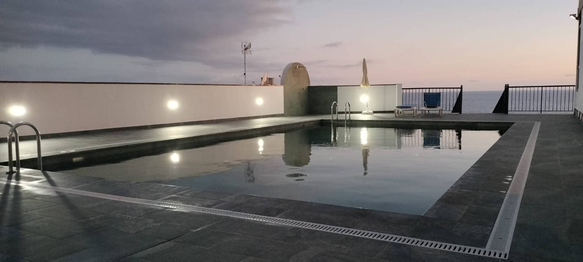 Foto 3 von 26: Ferienhaus 'Vivienda Vacacional Playa La Arena' mit Meerblick, Gemeinschaftspool & WLAN