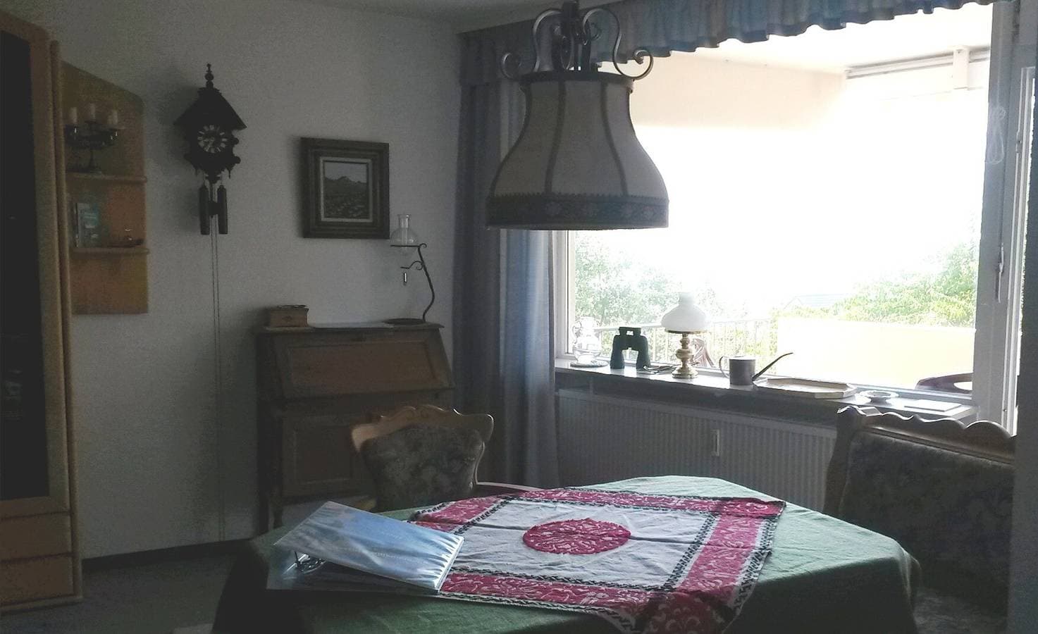Foto 3 von 27: Ferienwohnung 'Schönblick' mit Blick auf den See und Balkon