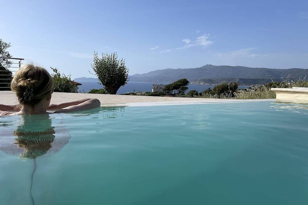 Einfamilienhaus, Infinity-Pool. 7 Personen 1