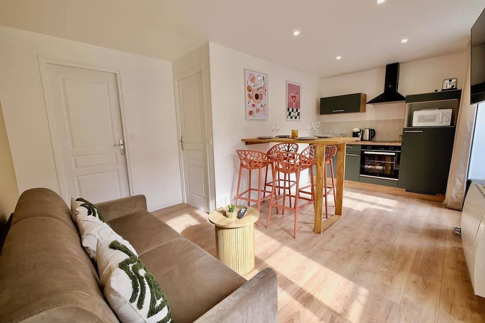 D-Day Suites - carentanlocation.fr: Dune - Downtown - Sleeps 4 / 2 min from the train station 1
