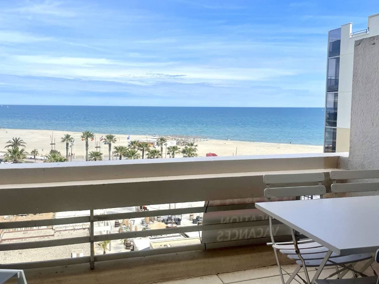 Foto 6 von 25: Renovierte Wohnung mit Gemeinschaftspool, 4 Betten, Klimaanlage, WLAN, Terrasse mit Meerblick