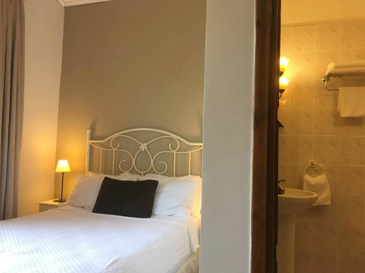 Foto 5 von 5: Deluxe Suite with Spa Bath