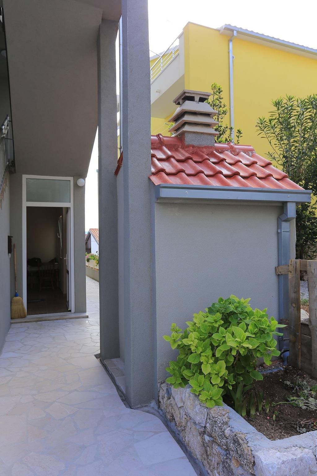 Foto 12 von 24: 1-Zimmer-Ferienwohnung mit Terrasse und Meerblick Nemira, Omis A-17039-a