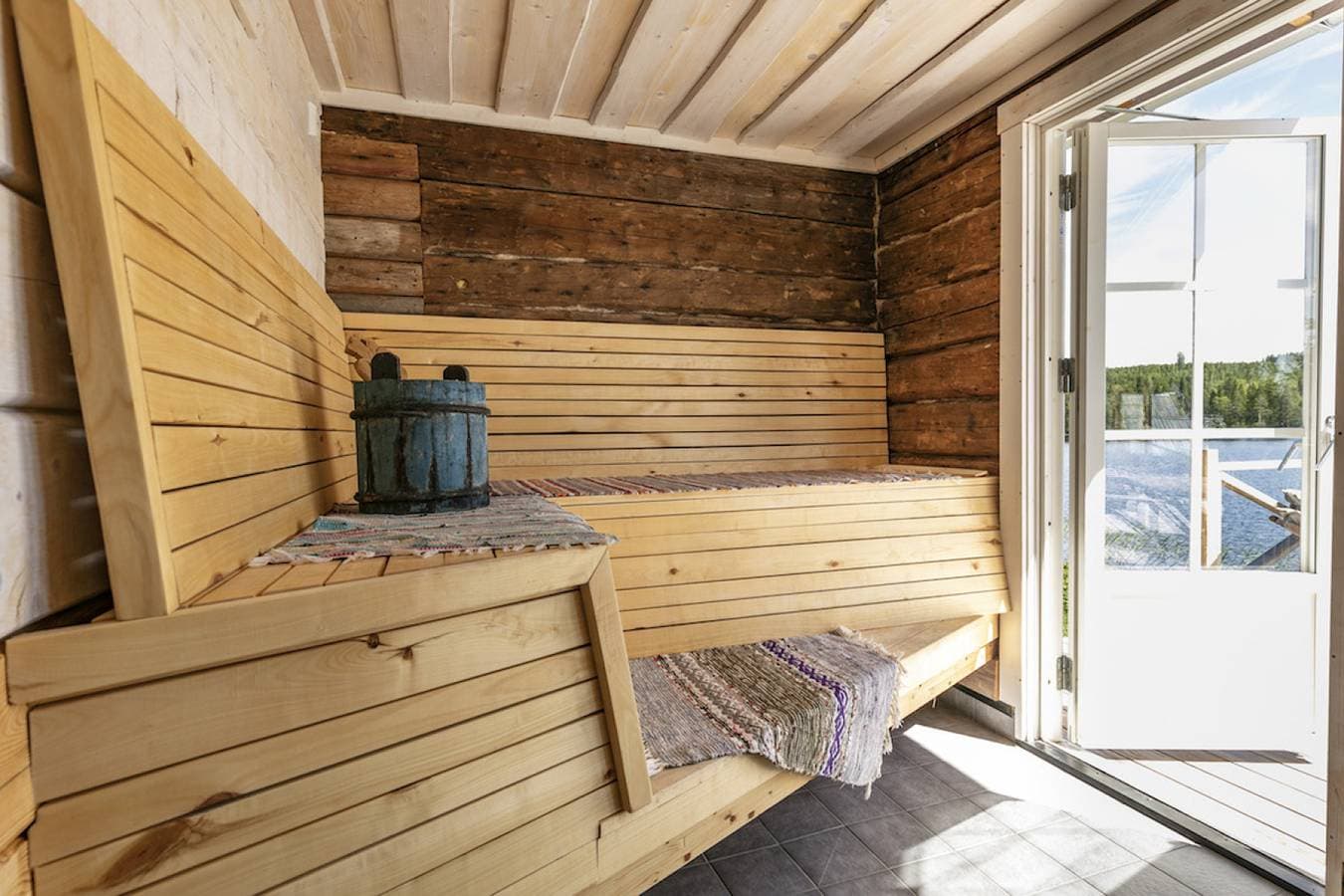 Foto 10 von 46: Traumlage mit riesiger Terrasse direkt am See