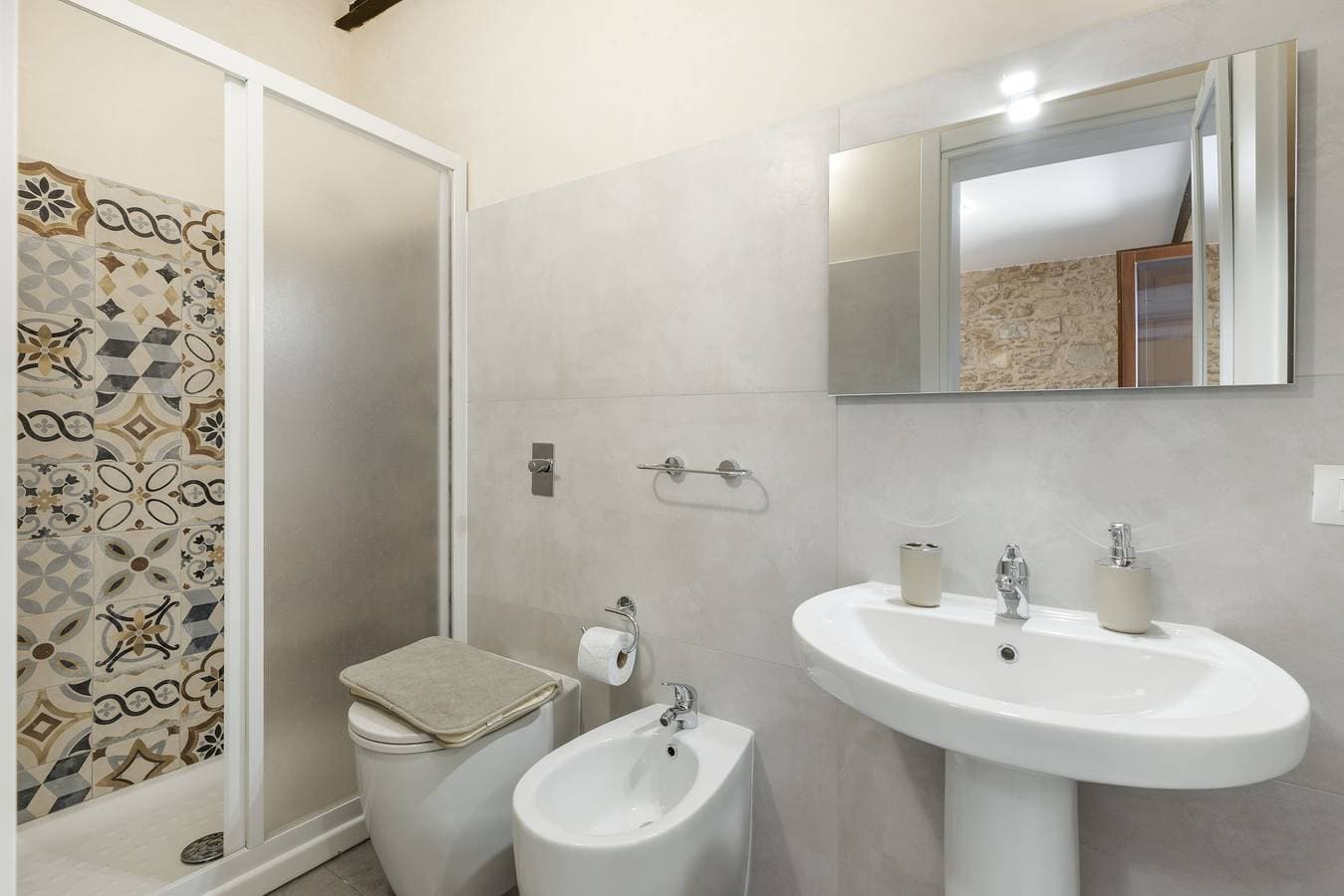 Foto 13 von 28: Zimmer 'Vigna Di Pettineo - N6' mit Gemeinschaftspool, privater Terrasse und Klimaanlage